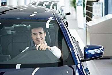 肉鸽快节奏第一人称射击游戏《虚空破碎者》即将多平台上线